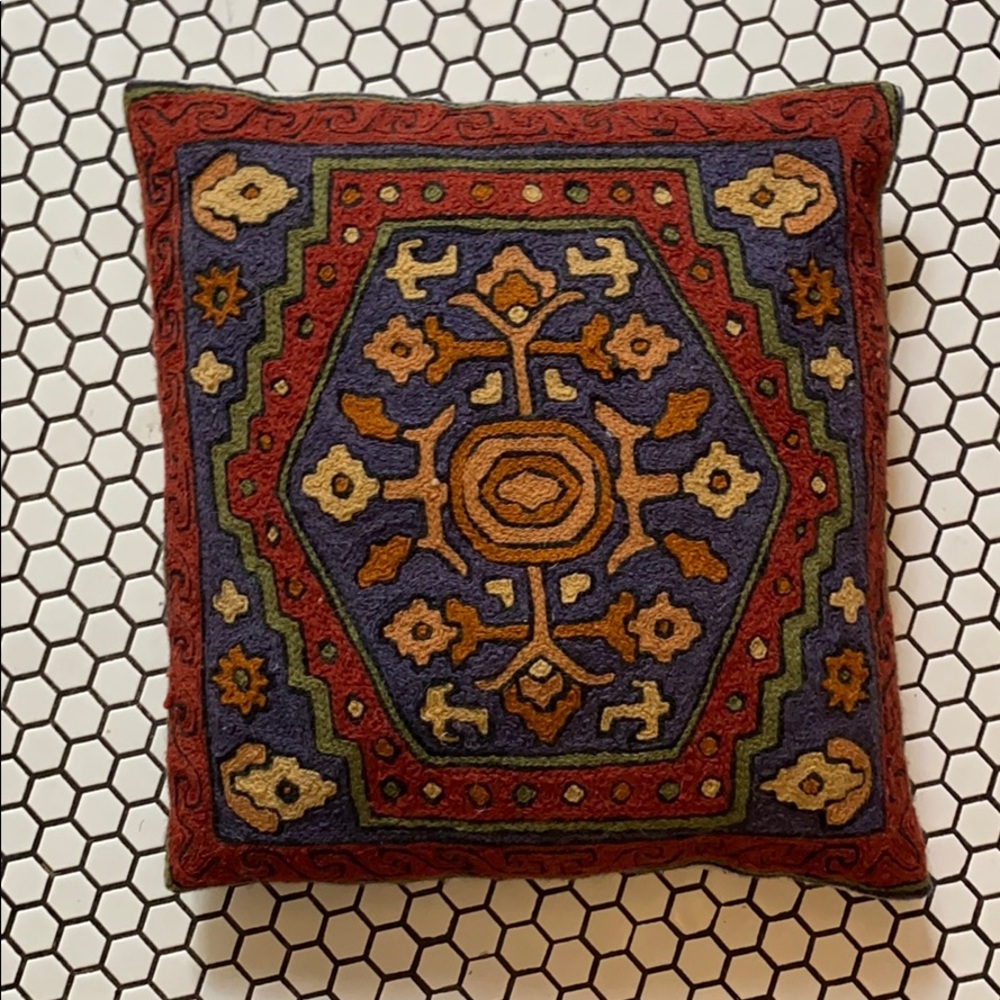 Nepalese wool pillow
